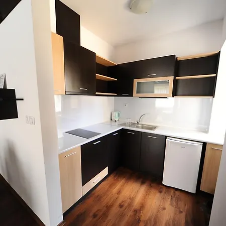 Ten Houses 3* Говедарци