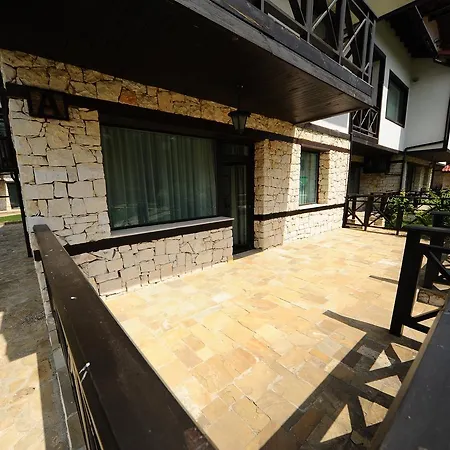 Ten Houses 3* גובדרצי