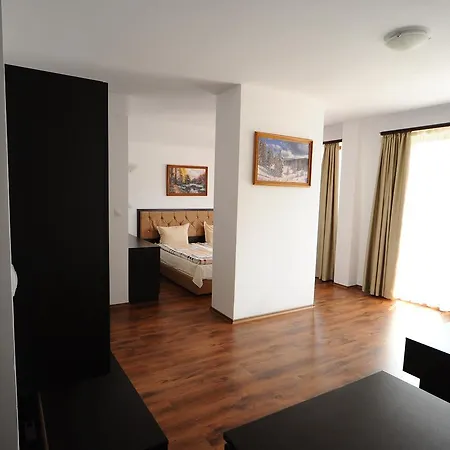 Ten Houses 3* Говедарци