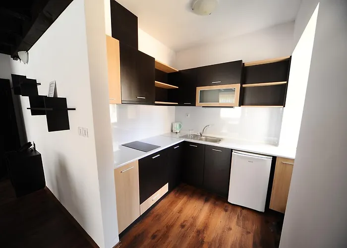 Ten Houses 3* Govedartsi